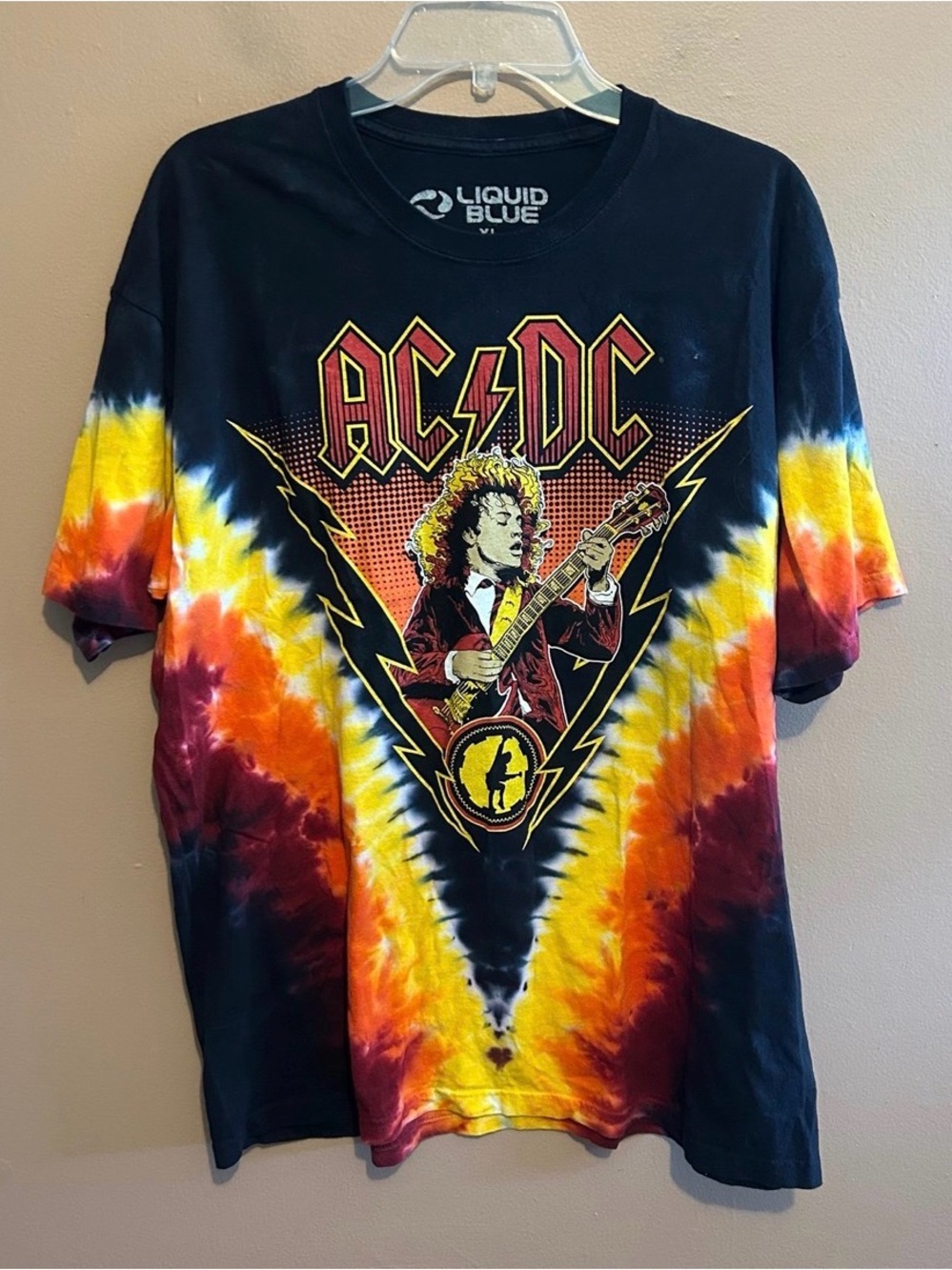 Liquid Blue AC/DC Angus Young Tie Dye Graphic T-Shirt Mens XL Black Red Fire